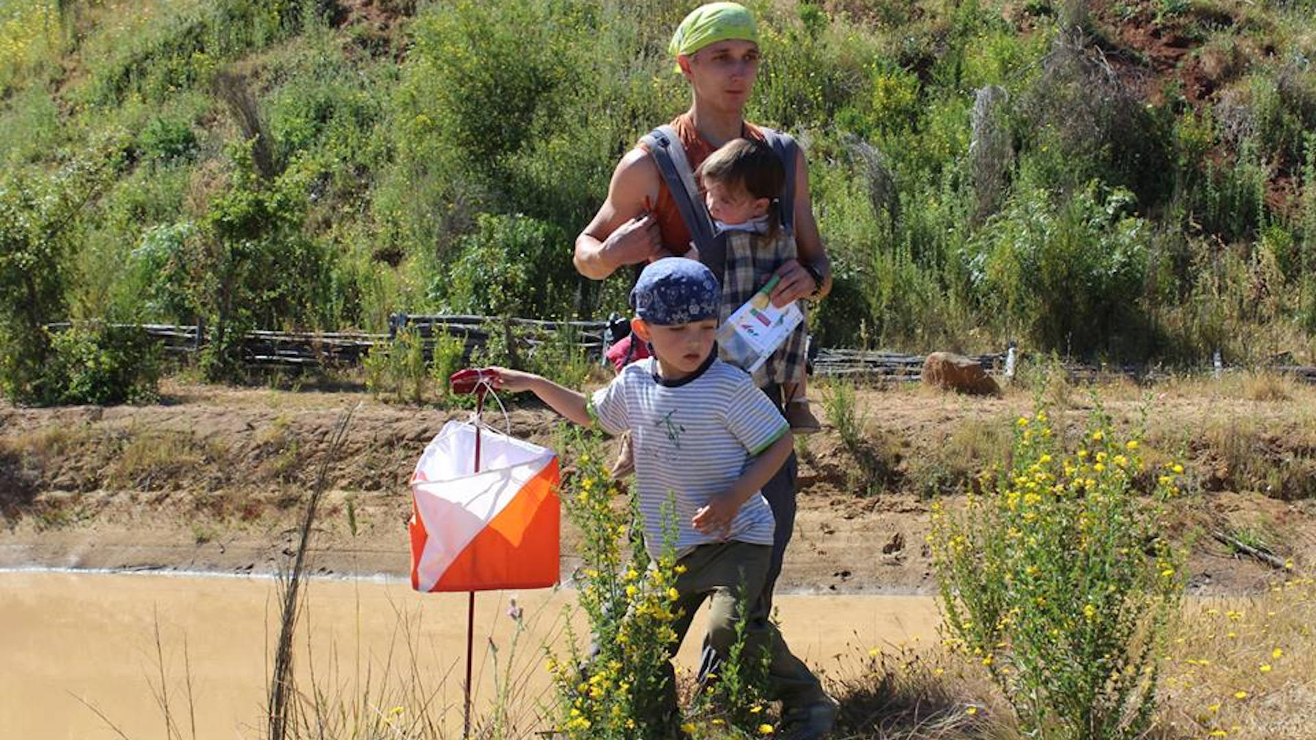 Evento de orientación en Pucón, Chile, con participantes en un entorno natural durante el Campeonato Sudamericano de Orientación 2026.